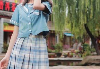 喵糖映画资源库：这蓝色毛衣，让我一秒钟想到了…咖啡？