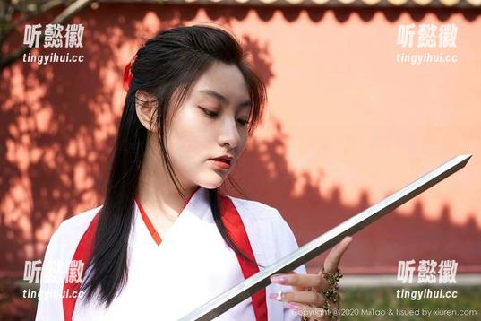 MiiTao蜜桃社 - 高跟鞋就是为了制造‘走路带风’的李颖诗写真