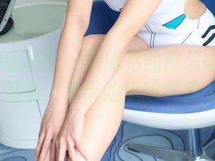 MiiTao蜜桃社 – 折腾后的韵莉娜VANILLA全套写真，吊带的尴尬与美感交织。