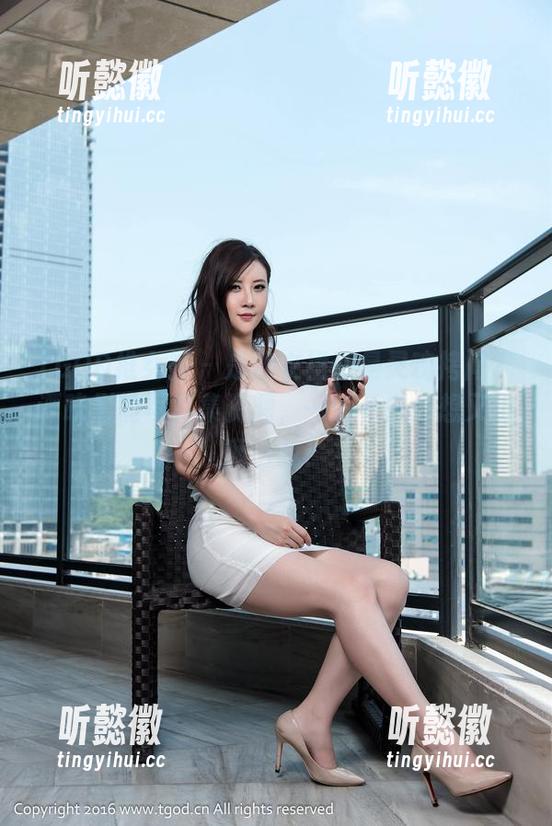 TGOD推女神-谭晓彤 TGOD推女神 - 是连衣裙还是灵魂拷问?谭晓彤的写真集资源,一眼看去好想又推翻自我!