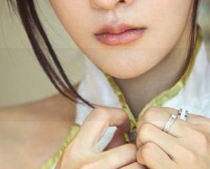 TuiGirl – 王馨瑶双马尾写真集，一头好马尾居然可以这么会撩。