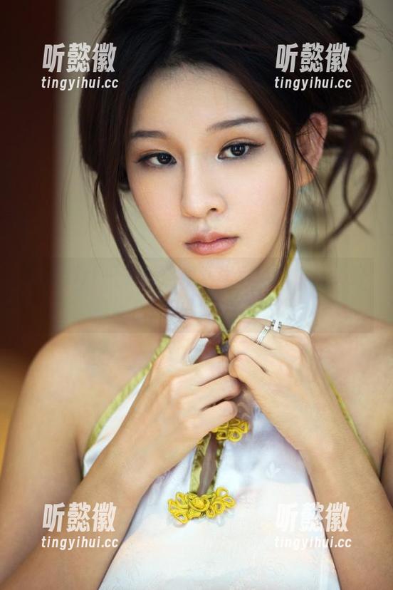 TuiGirl - 王馨瑶双马尾写真集，一头好马尾居然可以这么会撩。