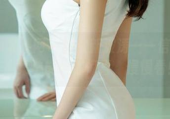 UGirls尤果网 – 豹纹新波涛——信悦儿的作品集总能给你惊喜，慢慢看！