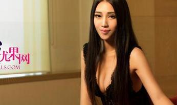UGirls尤果网 – 上一季的圣诞王尔琳私拍图集，不小心撞了“另一个冬天”的样子。