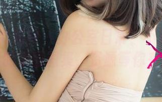 UGirls尤果网 – 办公室日常？不过是一场谭晓彤的华丽图集，资源等你来探寻！