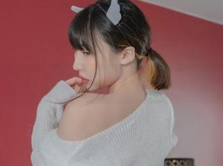 来看Uhye(이유혜)的死库水图册，免费的，脑补自带！