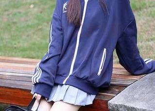 Xiuren秀人网 – 礼服是华丽，但“吃白菜的vi菜菜”的气场才是看点，下载这本写真集吧，别说我没警告过你。