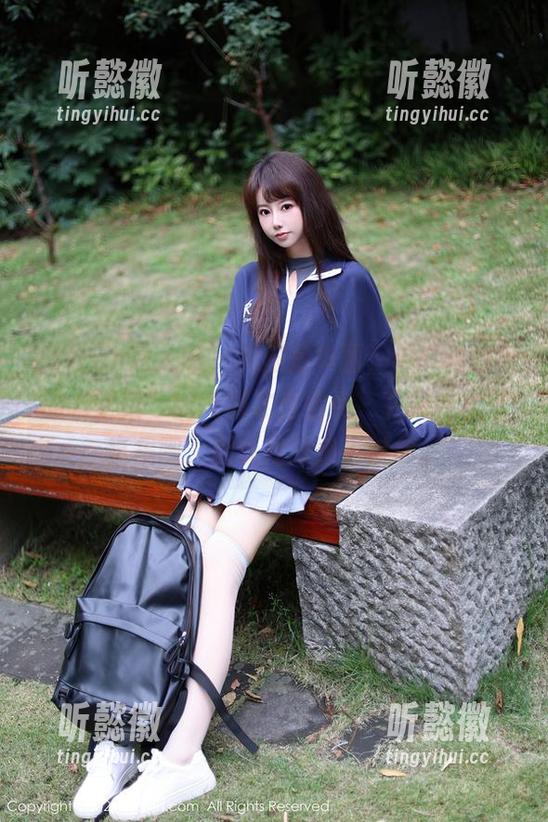 Xiuren秀人网 - 礼服是华丽，但“吃白菜的vi菜菜”的气场才是看点，下载这本写真集吧，别说我没警告过你。