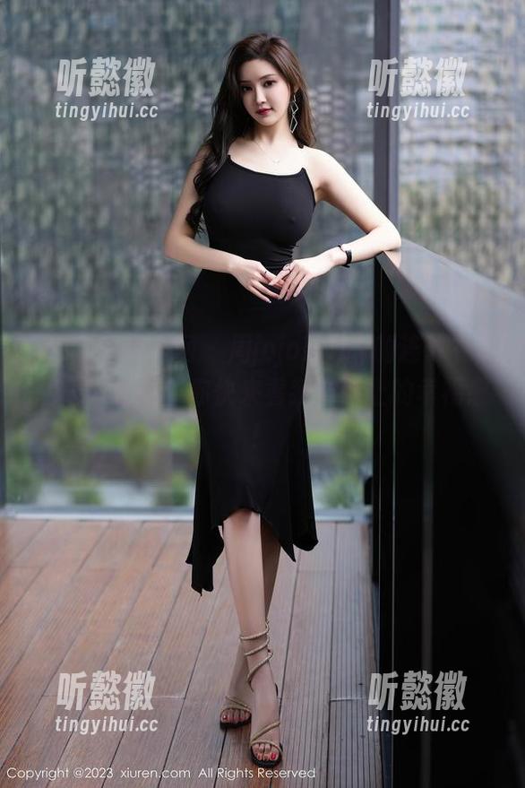 Xiuren秀人网-周jojobaby Xiuren秀人网 - 周jojobaby的连体衣套图——各位,你快来看我方脸上的幸福感!