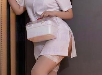 Xiuren秀人网 – 私房写真大赏，徐微微mia和泳池的邂逅，到底是偶遇还是安排好的戏？