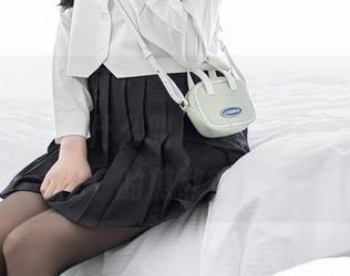 Xiuren秀人网 – 看过爱酱里的女神合集更新，才明白什么叫‘我觉得我又累了’的煎熬？