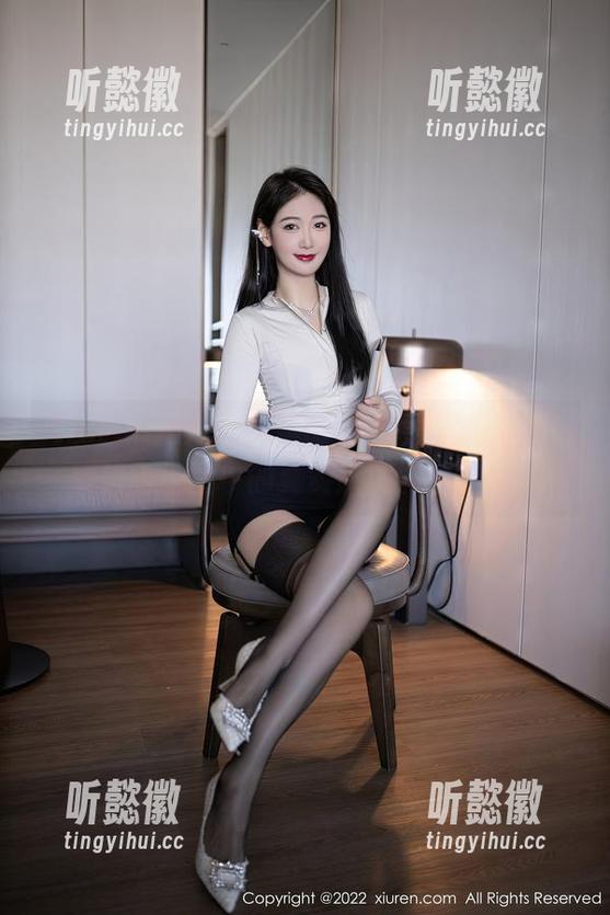 Xiuren秀人网-贾诗晗 Xiuren秀人网 - 她的皮衣不需要圣光,贾诗晗原图中的真实感突然就来了。