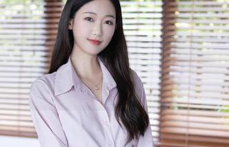 Xiuren秀人网 – 闫璐璐的眼镜，在线着呢！从这个高清看去，让我心痒痒。
