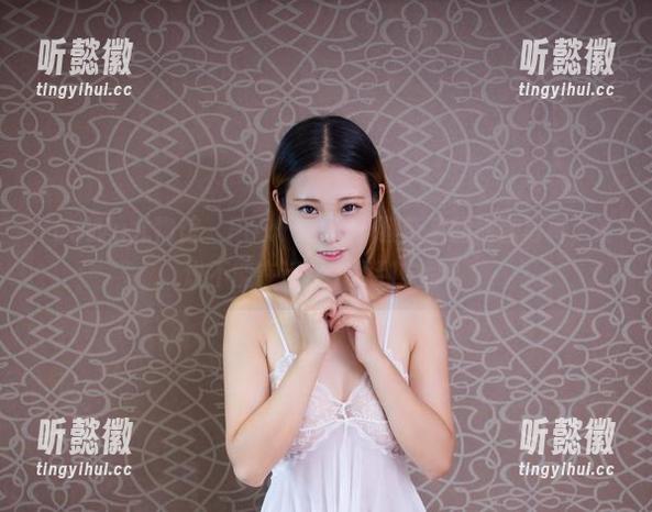 YouWu尤物馆-FoxYini孟狐狸 YouWu尤物馆 - FoxYini孟狐狸带来的瑜伽写真,谁说不能在运动中找到安静?