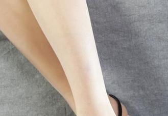 丽柜 – 女仆play，心心的免费照片你要不要看？