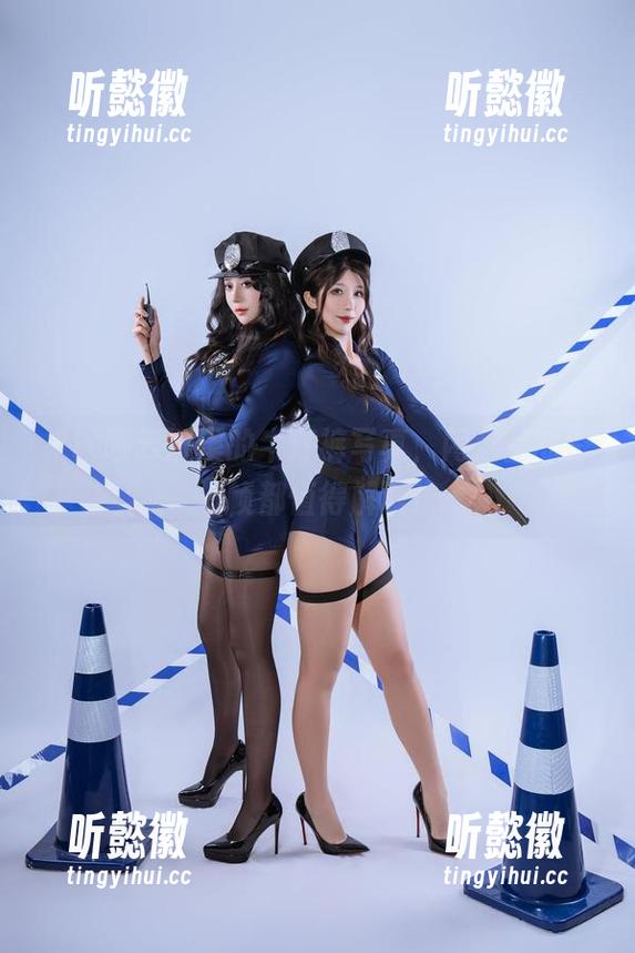 来聊聊云溪溪的牛仔裤写真，网盘里的每一帧都值得解读！