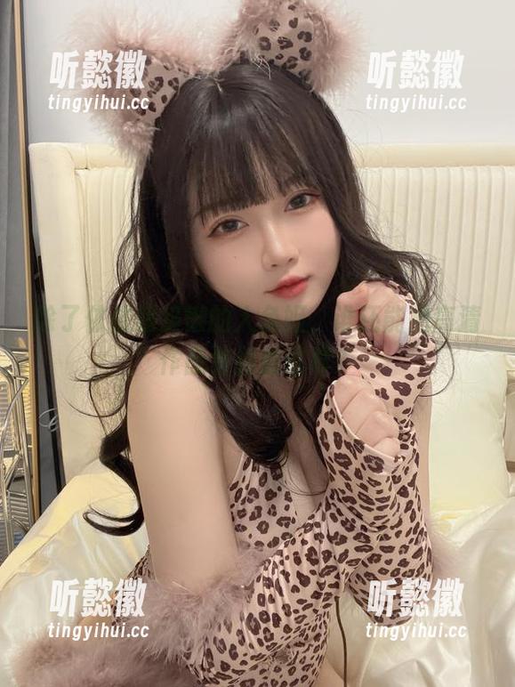 除了依依超级懒的人鱼姬，谁还能把高清作品集拍成这样？