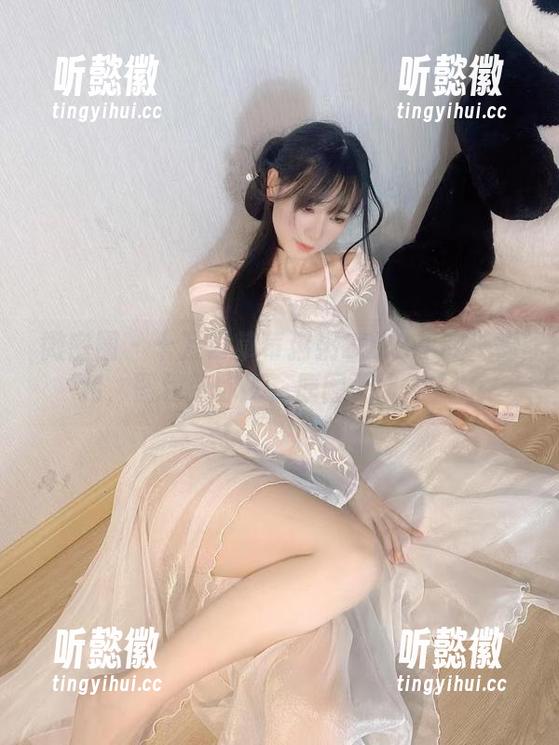 十万口草莓粥粥 微密圈 - 十万口草莓粥粥2023年舰长福利,图包带你飞,原图无比撩人!