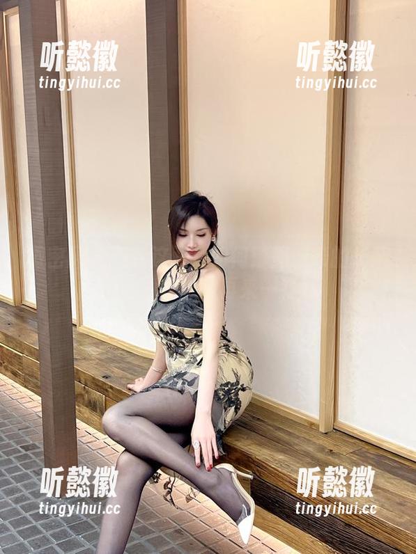 周妍希 微密圈 - 不管这照片如何:周妍希的长腿系列,我愿意再来一打。