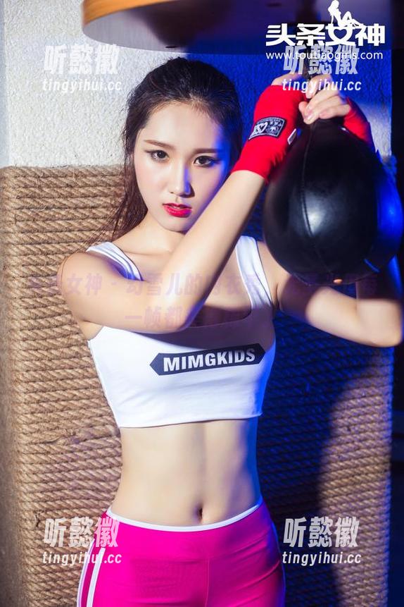 头条女神 - 幻雪儿的内衣秀，无圣光但每一帧都美得稀罕。