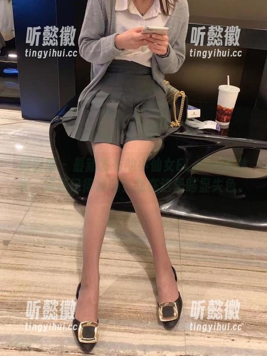 微密圈 - 最新发布的小仙女ELaine连体衣，谁还记得我吗？我在这里略显失色。