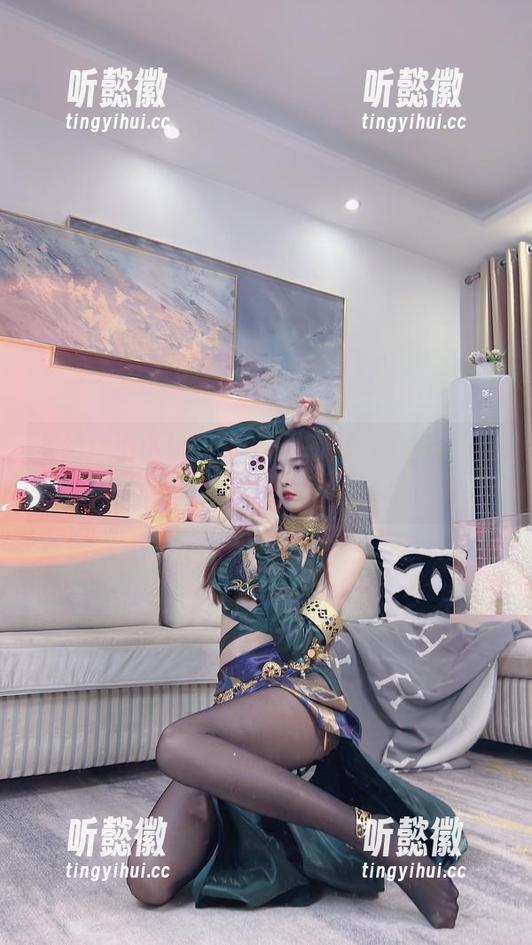 集结！小小奶瓶儿双马尾制服师生秀合集分享，准备好捧腹了吗？