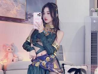 小小奶瓶儿的连体衣合集，照片中穿梭着活泼细胞的能量！