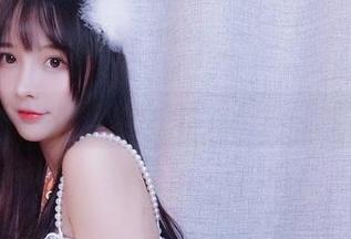 小小奶瓶儿的裸足免费图册，一个懒洋洋的下午