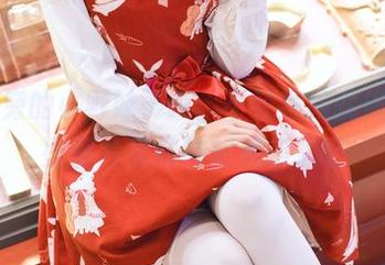 小溪旁的小野妹子w，不经意间就成了这些图片里的神秘灵魂了吧