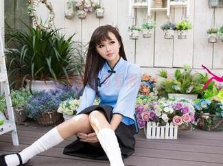 尤果网 – 倪叶腾的写真：可爱得让人想在她身边转圈圈
