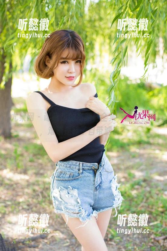尤果网 - 谭晓彤的高跟鞋全集，原图太美，难道是鞋子自带滤镜？