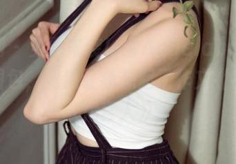 尤果网 – 免费来袭！飞Angelababy的校服图包，竟然让我想起了作文《我的懒散代言人》。