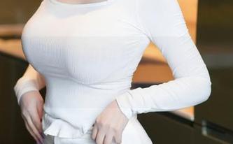 尤蜜荟 – 周大萌的短裙写真，套图里藏了多少小心思？