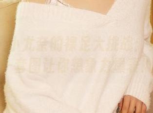 尤蜜荟 – 小尤奈的裸足大挑战：梦游秋千—套图让你想象力爆表！
