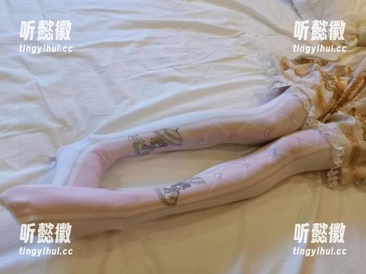 登场！“想要个公主抱”独家原图，腿控资源送上，看来得考虑好我的抱起时机。