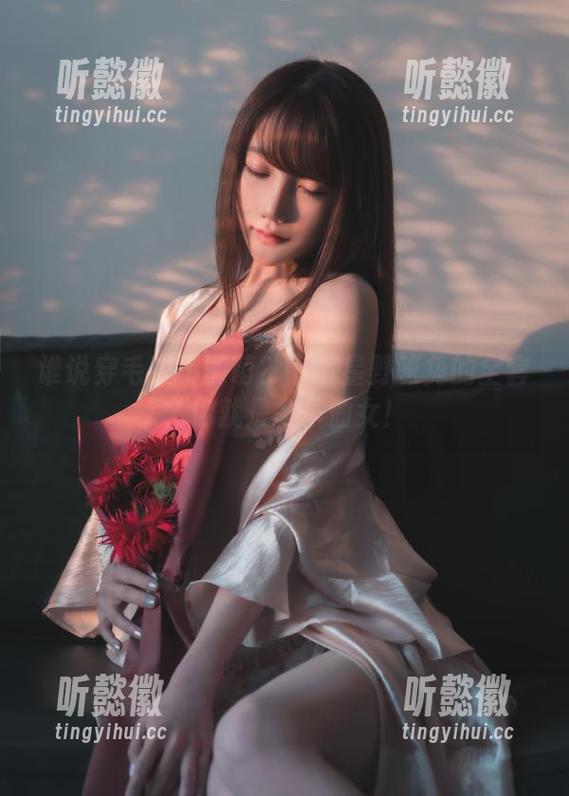 谁说穿毛衣不能萌？下载星野咪兔的全套，你就是冬季仙女！