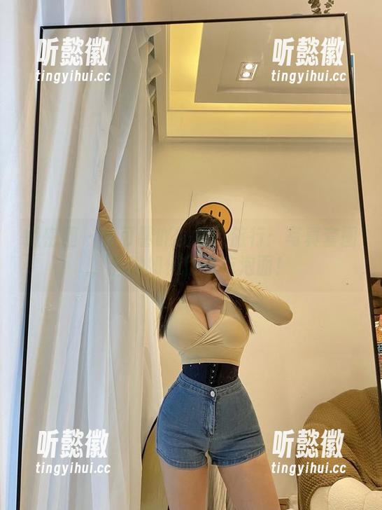 是可馨吖 微密圈 - 是可馨吖的背包旅行:写真套图,看她如何优雅吃泡面!