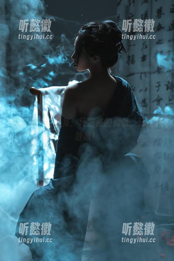 杏仁曲奇的图集：坏猫猫的偷袭，记得下载哦！