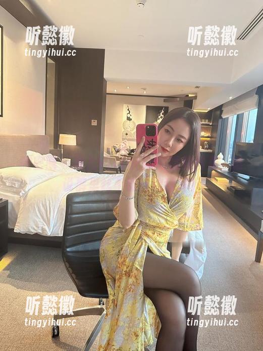 果儿Victoria 微密圈 - 果儿Victoria的福利图集,谁说裤里丝不能让你舔屏?