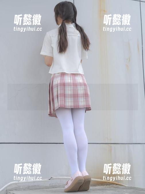 森萝财团 - 这是什么情况？吸吸学姐的在线写真让我好呆滞！