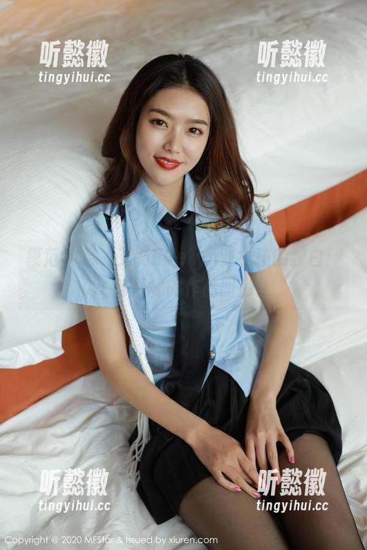 模范学院 - 艾莉Evelyn对女孩的独白：一部隐秘的作品图库。