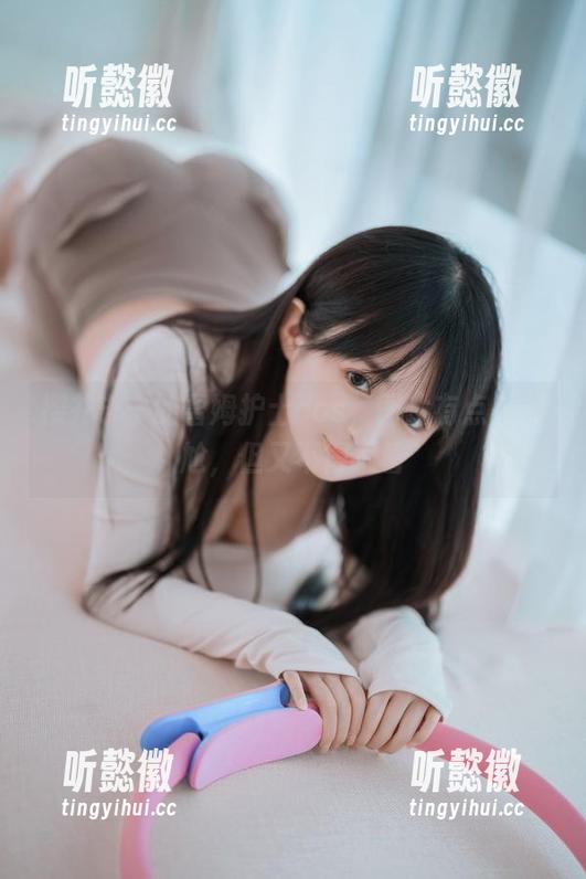 樱井宁宁的雷姆护士cos，图片有点小尴尬，但又不得不看