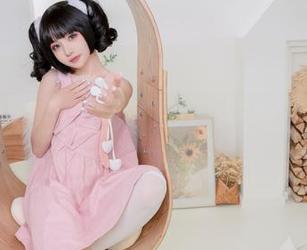 真的要好好观看爆机少女喵小吉的作品，“尼尔机械纪元”令人好奇。