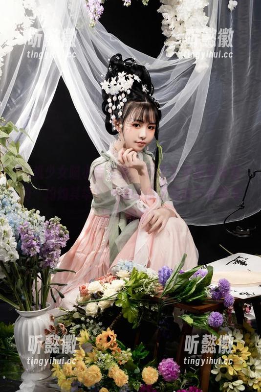 爆机少女喵小吉 爆机少女喵小吉全集,下载主页薰衣草香的“灼灼其华”,保证你这周都不会再觉得无聊啦!