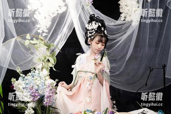 你见过如此“撩”的兔子吗？爆机少女喵小吉的福利图片等你来取！