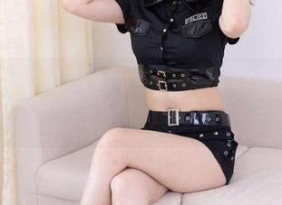 物恋传媒 – 在丝袜中的婷婷，图片诱惑大得离谱，下载率蹭蹭上涨。