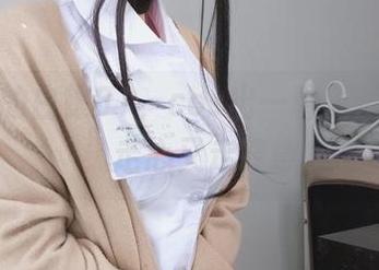睡衣里的白银81，cos出一种无声的魅惑，走心又走肆意