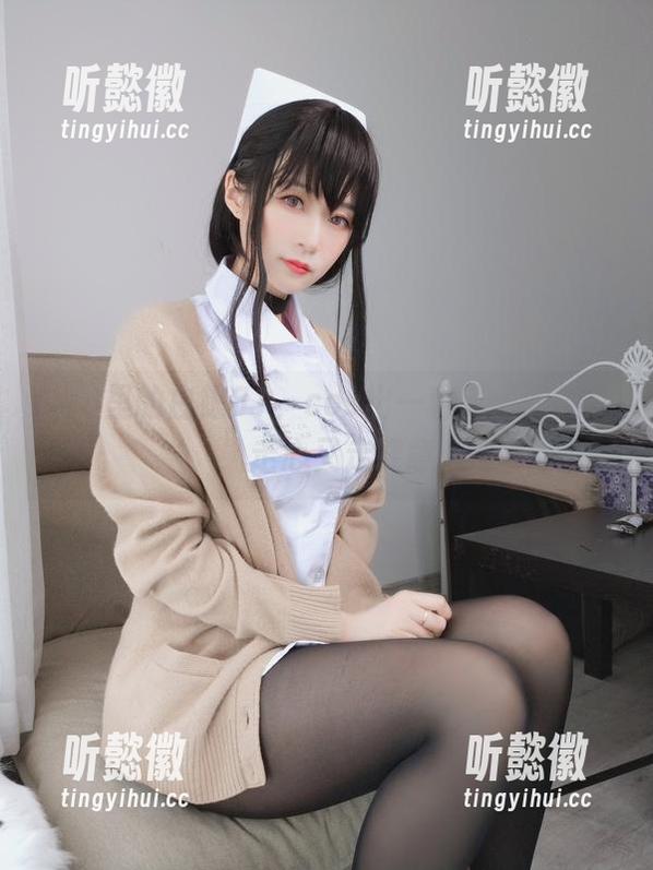白银81 睡衣里的白银81,cos出一种无声的魅惑,走心又走肆意