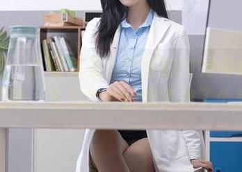 秀人网 – 在图库里，阿汁的白衬衫疯狂跟我打招呼，高清犹如给眼睛做了个美容！
