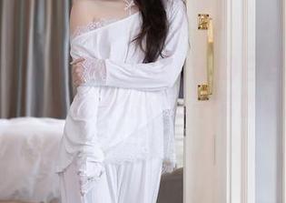 秀人网 – 发现雯大王susie的白丝作品集，高清特写让我开始怀疑平常的审美标准…